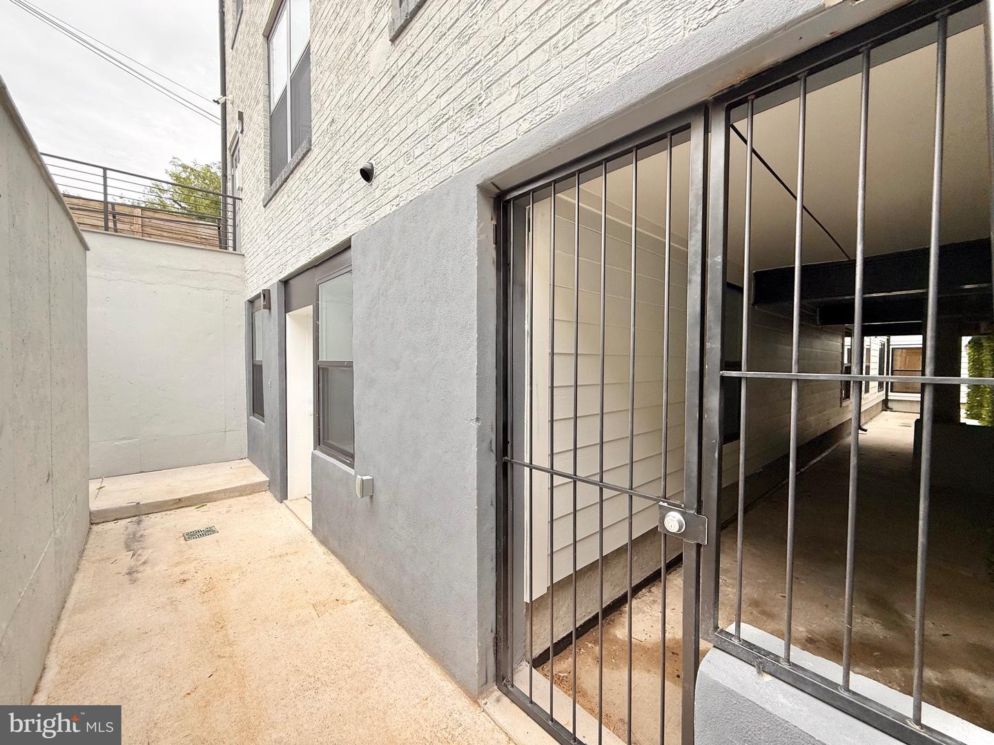 1806 D ST NE #3, WASHINGTON, District Of Columbia 20002, 1 Bedroom Bedrooms, ,1 BathroomBathrooms,Residential,For sale,1806 D ST NE #3,DCDC2213468 MLS # DCDC2213468 1806 D ST NE #3, WASHINGTON, District Of Columbia 20002, 1 Bedroom Bedrooms, ,1 BathroomBathrooms,Residential,For sale,1806 D ST NE #3,DCDC2213468 MLS # DCDC2213468