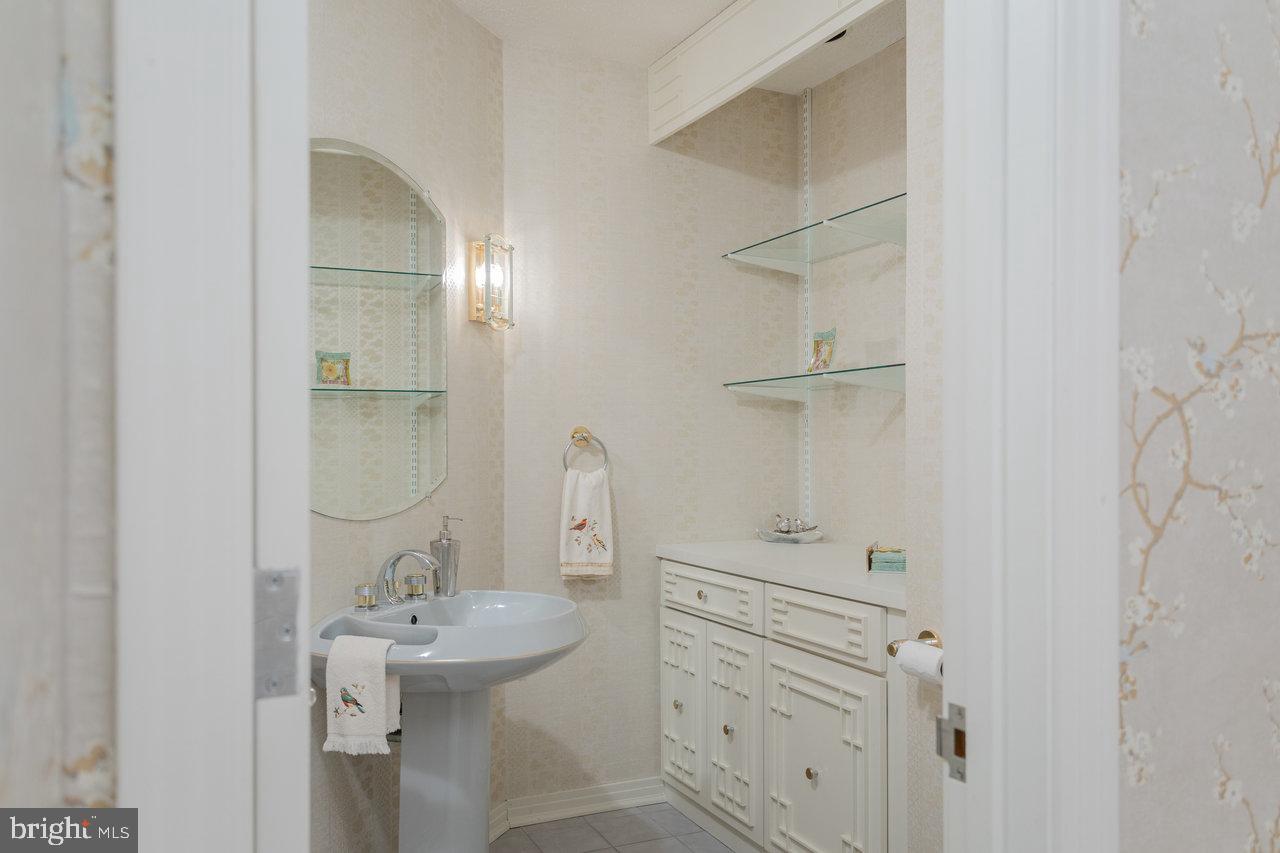 1848 COLLEGE AVE, HARRISONBURG, Virginia 22802, 3 Bedrooms Bedrooms, ,3 BathroomsBathrooms,Residential,For sale,1848 COLLEGE AVE,VAHC2000454 MLS # VAHC2000454