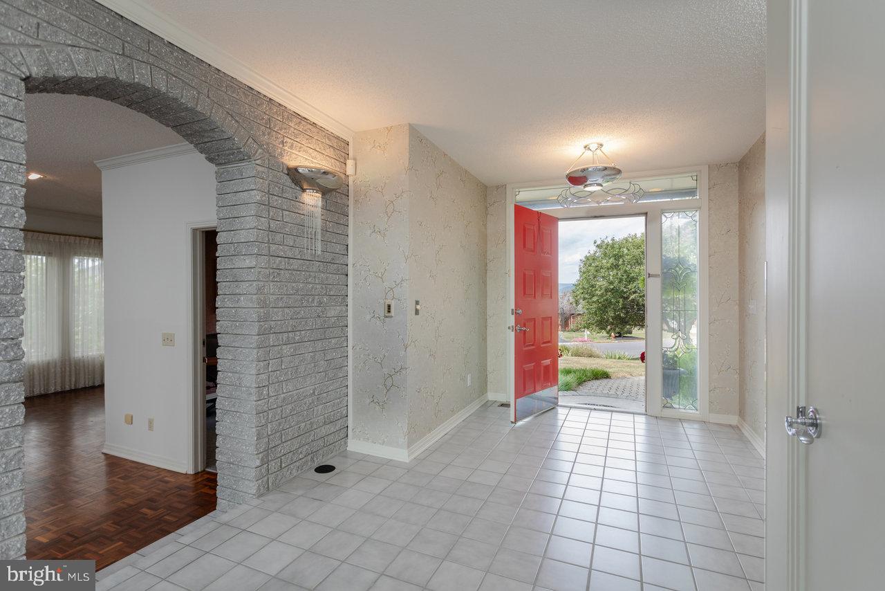 1848 COLLEGE AVE, HARRISONBURG, Virginia 22802, 3 Bedrooms Bedrooms, ,3 BathroomsBathrooms,Residential,For sale,1848 COLLEGE AVE,VAHC2000454 MLS # VAHC2000454