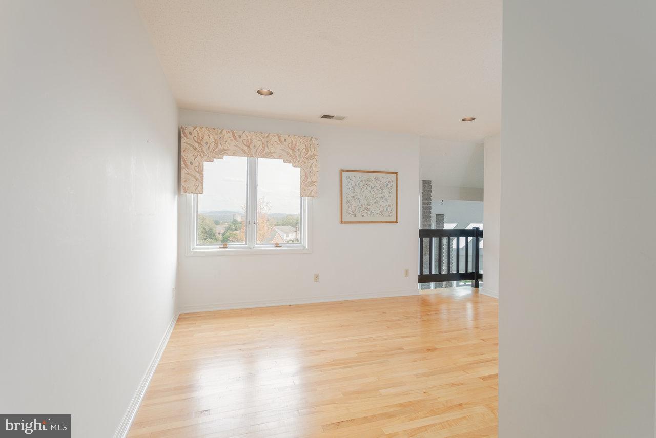 1848 COLLEGE AVE, HARRISONBURG, Virginia 22802, 3 Bedrooms Bedrooms, ,3 BathroomsBathrooms,Residential,For sale,1848 COLLEGE AVE,VAHC2000454 MLS # VAHC2000454