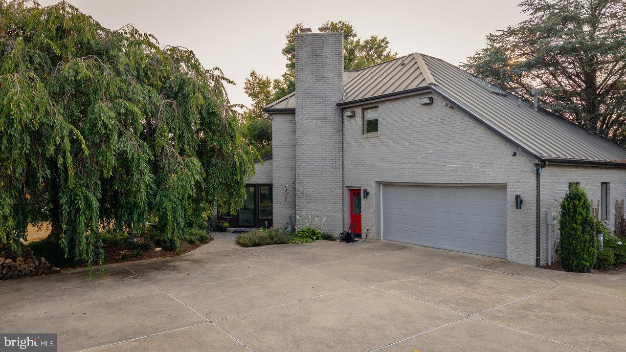 1848 COLLEGE AVE, HARRISONBURG, Virginia 22802, 3 Bedrooms Bedrooms, ,3 BathroomsBathrooms,Residential,For sale,1848 COLLEGE AVE,VAHC2000454 MLS # VAHC2000454