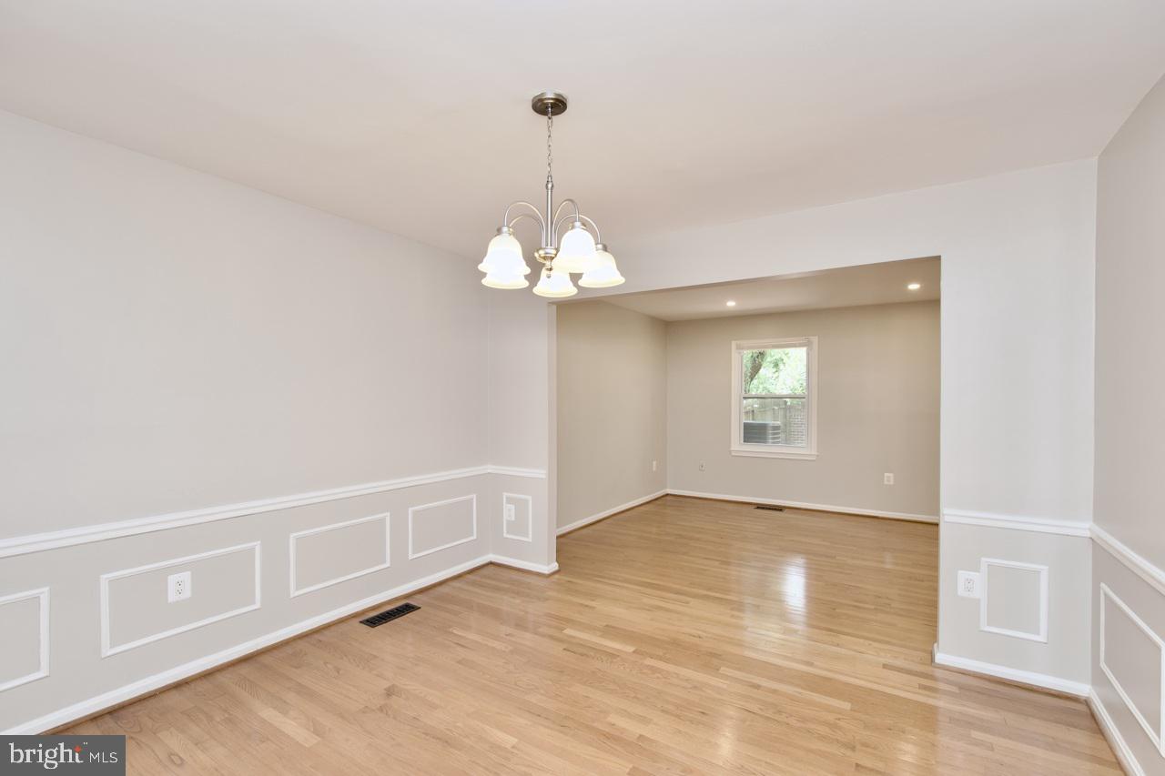 4516 AIRLIE WAY, ANNANDALE, Virginia 22003, 3 Bedrooms Bedrooms, ,3 BathroomsBathrooms,Residential,For sale,4516 AIRLIE WAY,VAFX2263430 MLS # VAFX2263430