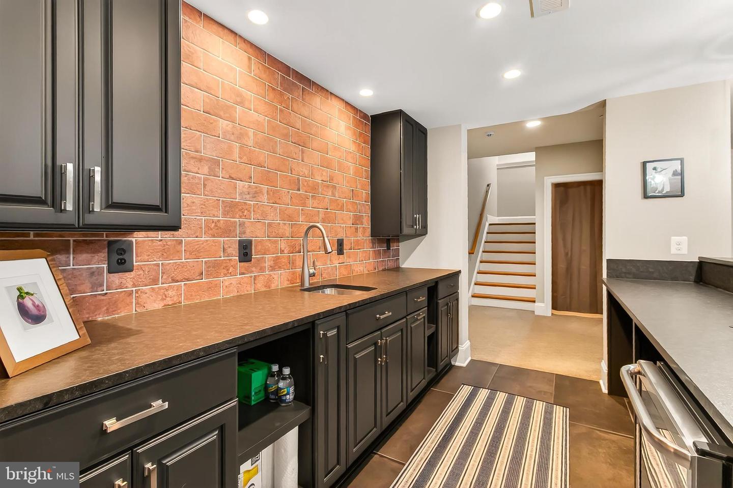1203 WARE ST SW, VIENNA, Virginia 22180, 5 Bedrooms Bedrooms, ,4 BathroomsBathrooms,Residential,For sale,1203 WARE ST SW,VAFX2264648 MLS # VAFX2264648