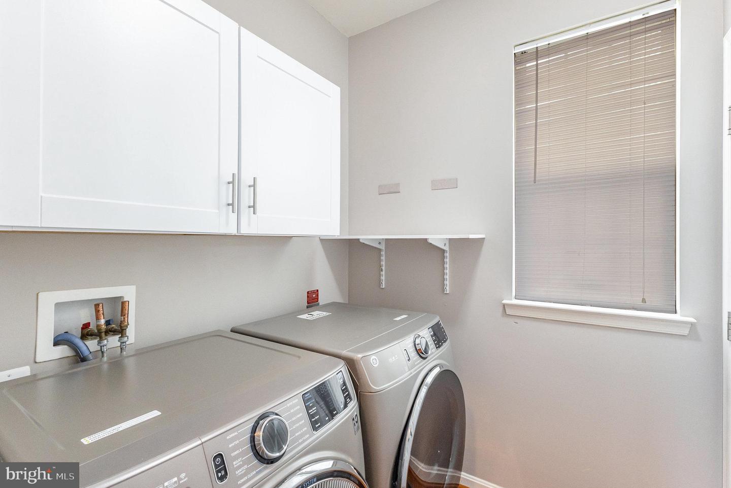 17397 TEDLER CIR, ROUND HILL, Virginia 20141, 5 Bedrooms Bedrooms, ,3 BathroomsBathrooms,Residential,For sale,17397 TEDLER CIR,VALO2106080 MLS # VALO2106080