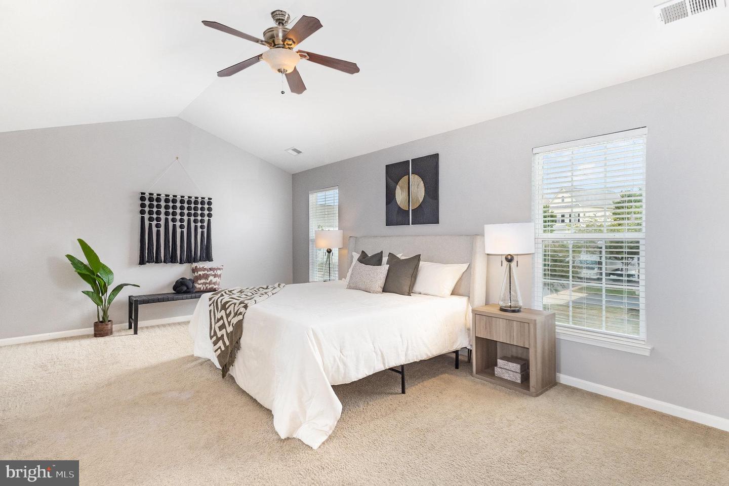 17397 TEDLER CIR, ROUND HILL, Virginia 20141, 5 Bedrooms Bedrooms, ,3 BathroomsBathrooms,Residential,For sale,17397 TEDLER CIR,VALO2106080 MLS # VALO2106080