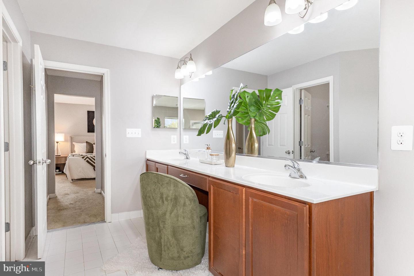 17397 TEDLER CIR, ROUND HILL, Virginia 20141, 5 Bedrooms Bedrooms, ,3 BathroomsBathrooms,Residential,For sale,17397 TEDLER CIR,VALO2106080 MLS # VALO2106080