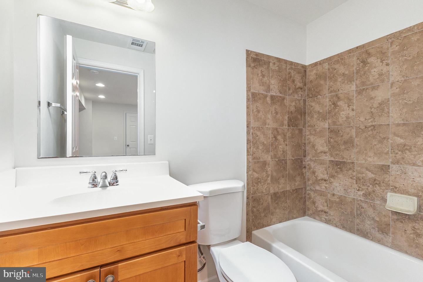 17397 TEDLER CIR, ROUND HILL, Virginia 20141, 5 Bedrooms Bedrooms, ,3 BathroomsBathrooms,Residential,For sale,17397 TEDLER CIR,VALO2106080 MLS # VALO2106080