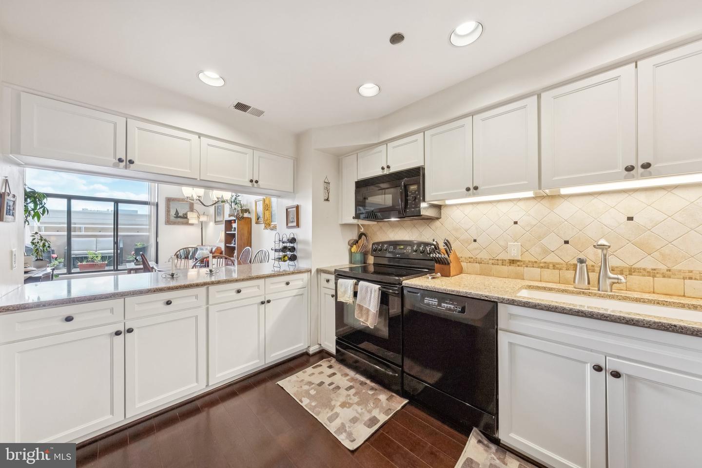 1301 N COURTHOUSE RD N #1810, ARLINGTON, Virginia 22201, 1 Bedroom Bedrooms, ,1 BathroomBathrooms,Residential,For sale,1301 N COURTHOUSE RD N #1810,VAAR2063214 MLS # VAAR2063214