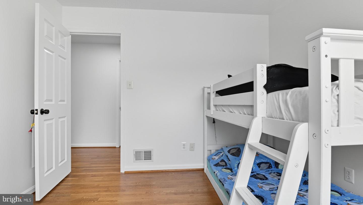 5205 SOUTHAMPTON DR, SPRINGFIELD, Virginia 22151, 5 Bedrooms Bedrooms, ,3 BathroomsBathrooms,Residential,For sale,5205 SOUTHAMPTON DR,VAFX2265294 MLS # VAFX2265294