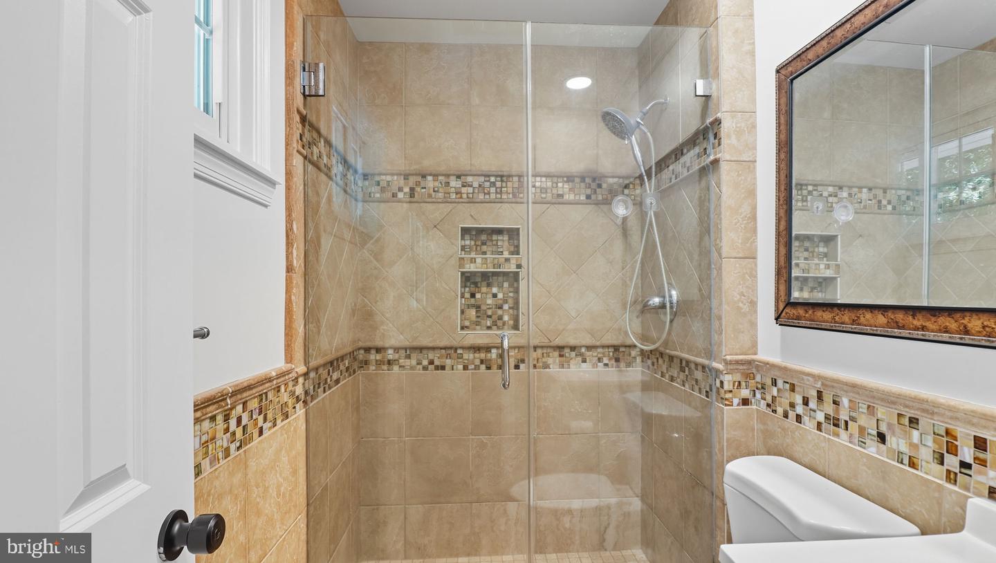 5205 SOUTHAMPTON DR, SPRINGFIELD, Virginia 22151, 5 Bedrooms Bedrooms, ,3 BathroomsBathrooms,Residential,For sale,5205 SOUTHAMPTON DR,VAFX2265294 MLS # VAFX2265294