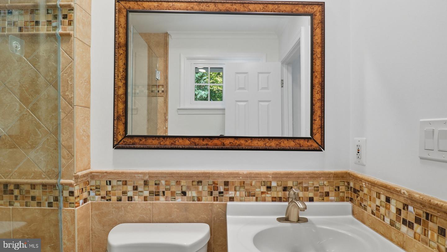 5205 SOUTHAMPTON DR, SPRINGFIELD, Virginia 22151, 5 Bedrooms Bedrooms, ,3 BathroomsBathrooms,Residential,For sale,5205 SOUTHAMPTON DR,VAFX2265294 MLS # VAFX2265294