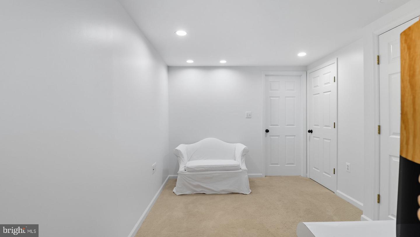 5205 SOUTHAMPTON DR, SPRINGFIELD, Virginia 22151, 5 Bedrooms Bedrooms, ,3 BathroomsBathrooms,Residential,For sale,5205 SOUTHAMPTON DR,VAFX2265294 MLS # VAFX2265294