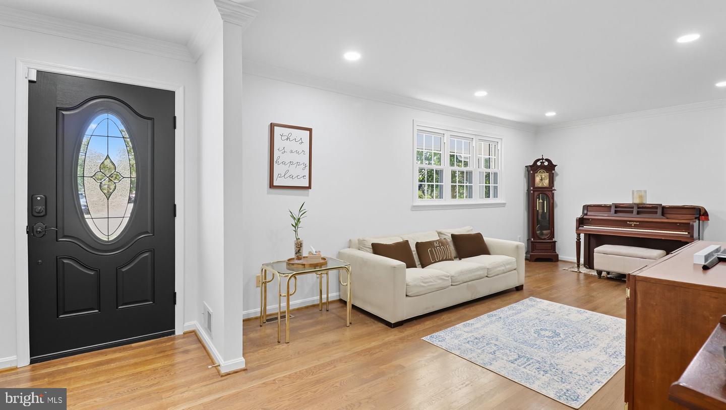 5205 SOUTHAMPTON DR, SPRINGFIELD, Virginia 22151, 5 Bedrooms Bedrooms, ,3 BathroomsBathrooms,Residential,For sale,5205 SOUTHAMPTON DR,VAFX2265294 MLS # VAFX2265294
