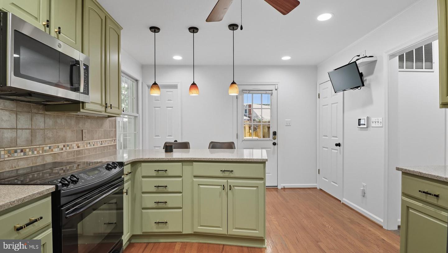 5205 SOUTHAMPTON DR, SPRINGFIELD, Virginia 22151, 5 Bedrooms Bedrooms, ,3 BathroomsBathrooms,Residential,For sale,5205 SOUTHAMPTON DR,VAFX2265294 MLS # VAFX2265294