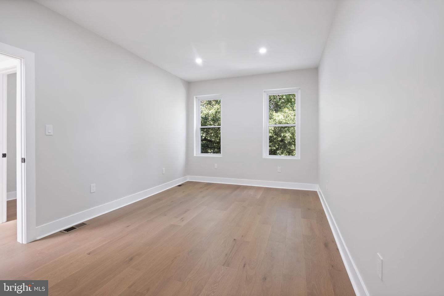 35 MICHIGAN AVE NE, WASHINGTON, District Of Columbia 20002, 4 Bedrooms Bedrooms, ,3 BathroomsBathrooms,Residential,For sale,35 MICHIGAN AVE NE,DCDC2220904 MLS # DCDC2220904
