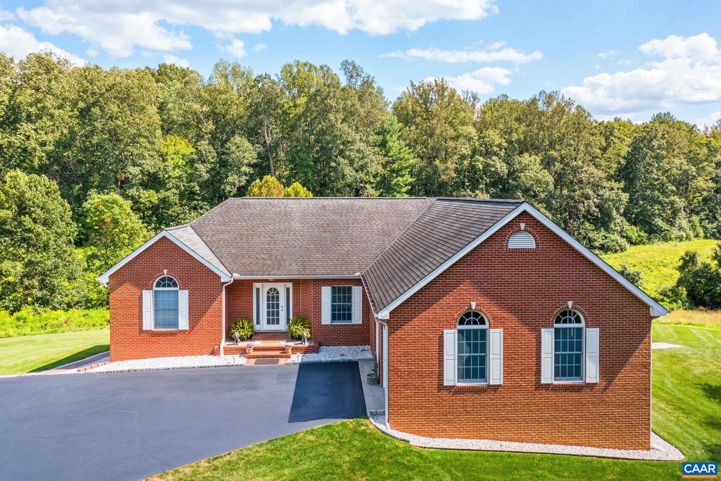 105 SQUIRREL PATH, STANARDSVILLE, Virginia 22973, 5 Bedrooms Bedrooms, ,4 BathroomsBathrooms,Residential,For sale,105 SQUIRREL PATH,668648 MLS # 668648