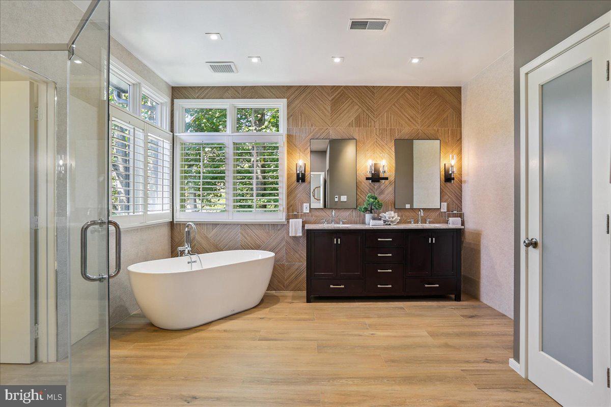 1460 WATERFRONT RD, RESTON, Virginia 20194, 5 Bedrooms Bedrooms, ,4 BathroomsBathrooms,Residential,For sale,1460 WATERFRONT RD,VAFX2265706 MLS # VAFX2265706