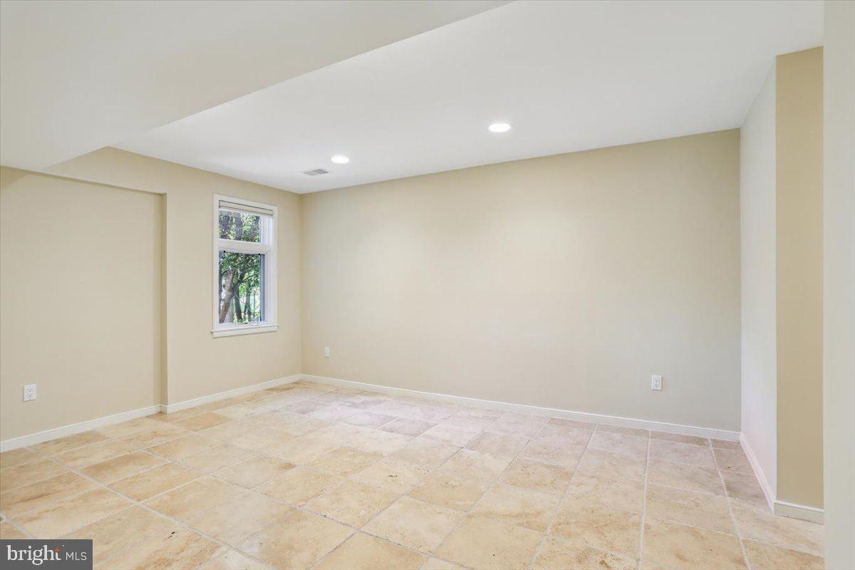 1460 WATERFRONT RD, RESTON, Virginia 20194, 5 Bedrooms Bedrooms, ,4 BathroomsBathrooms,Residential,For sale,1460 WATERFRONT RD,VAFX2265706 MLS # VAFX2265706