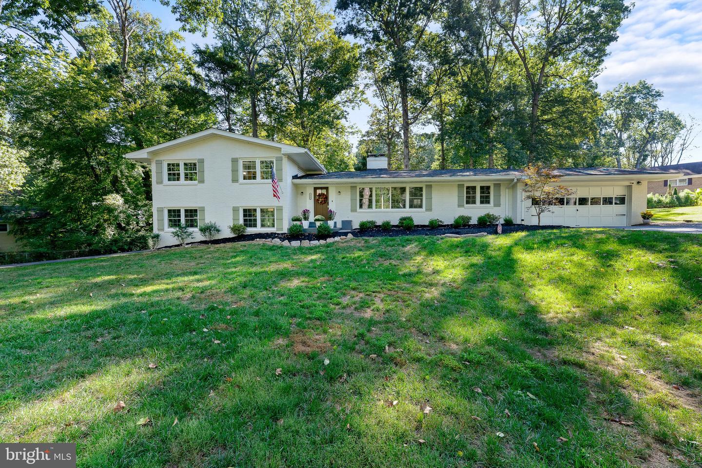 2425 HUNTER MILL RD, VIENNA, Virginia 22181, 4 Bedrooms Bedrooms, ,3 BathroomsBathrooms,Residential,For sale,2425 HUNTER MILL RD,VAFX2265898 MLS # VAFX2265898