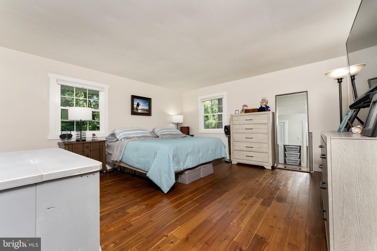 2425 HUNTER MILL RD, VIENNA, Virginia 22181, 4 Bedrooms Bedrooms, ,3 BathroomsBathrooms,Residential,For sale,2425 HUNTER MILL RD,VAFX2265898 MLS # VAFX2265898