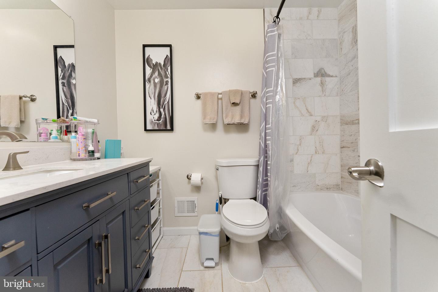 2425 HUNTER MILL RD, VIENNA, Virginia 22181, 4 Bedrooms Bedrooms, ,3 BathroomsBathrooms,Residential,For sale,2425 HUNTER MILL RD,VAFX2265898 MLS # VAFX2265898