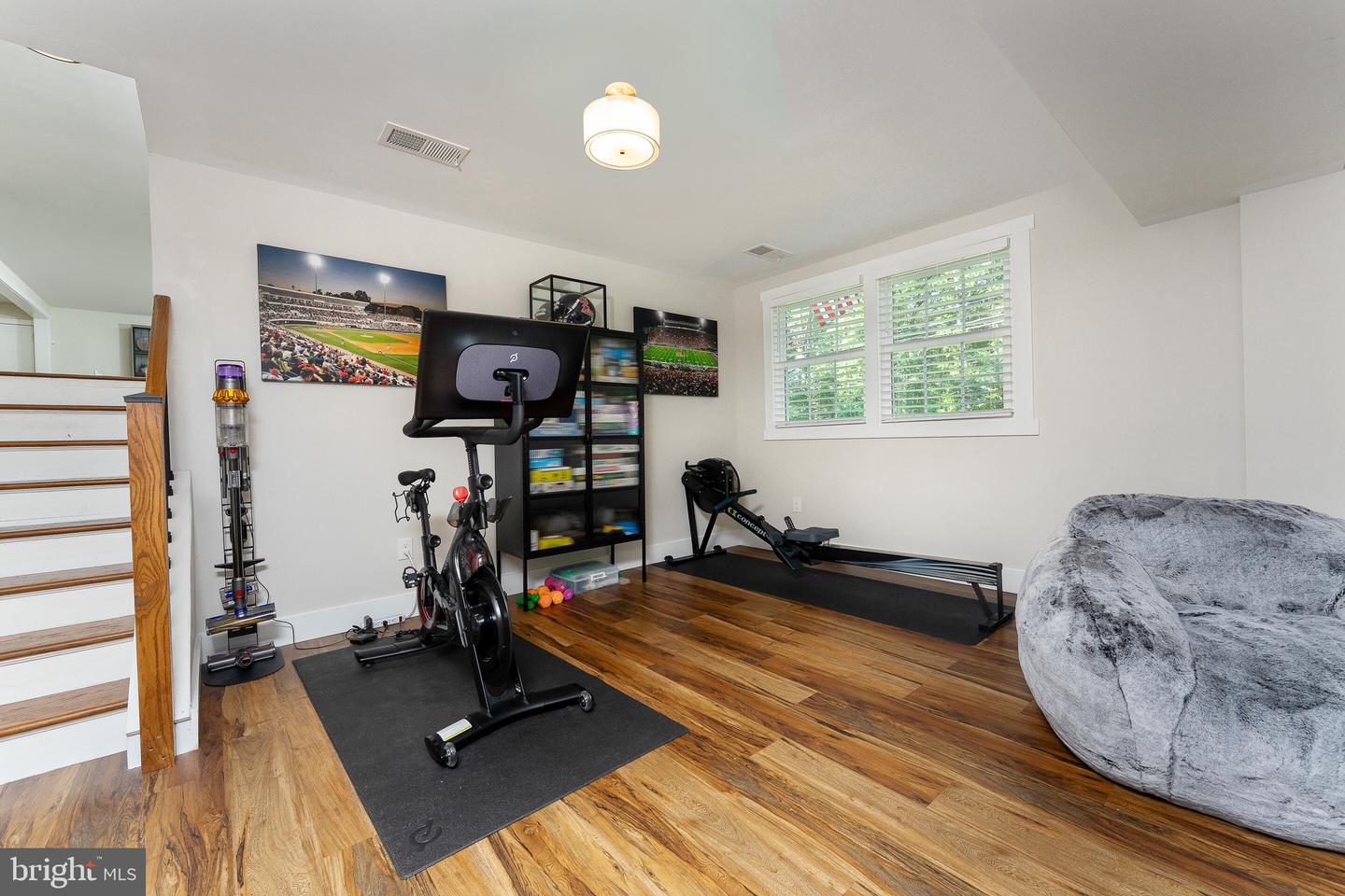2425 HUNTER MILL RD, VIENNA, Virginia 22181, 4 Bedrooms Bedrooms, ,3 BathroomsBathrooms,Residential,For sale,2425 HUNTER MILL RD,VAFX2265898 MLS # VAFX2265898