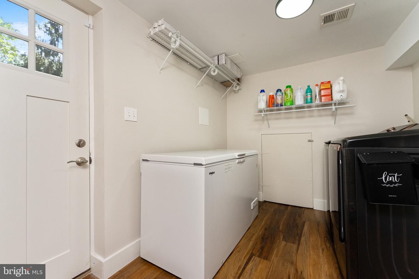 2425 HUNTER MILL RD, VIENNA, Virginia 22181, 4 Bedrooms Bedrooms, ,3 BathroomsBathrooms,Residential,For sale,2425 HUNTER MILL RD,VAFX2265898 MLS # VAFX2265898