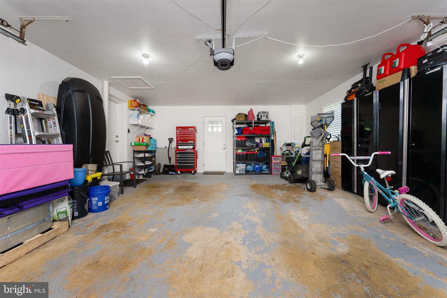 2425 HUNTER MILL RD, VIENNA, Virginia 22181, 4 Bedrooms Bedrooms, ,3 BathroomsBathrooms,Residential,For sale,2425 HUNTER MILL RD,VAFX2265898 MLS # VAFX2265898