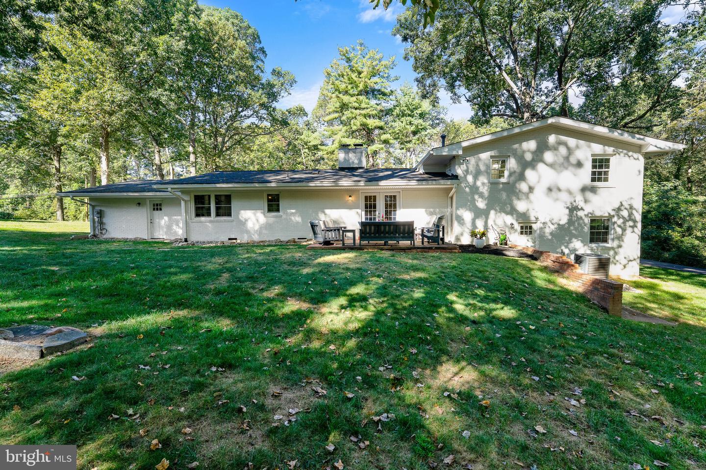 2425 HUNTER MILL RD, VIENNA, Virginia 22181, 4 Bedrooms Bedrooms, ,3 BathroomsBathrooms,Residential,For sale,2425 HUNTER MILL RD,VAFX2265898 MLS # VAFX2265898