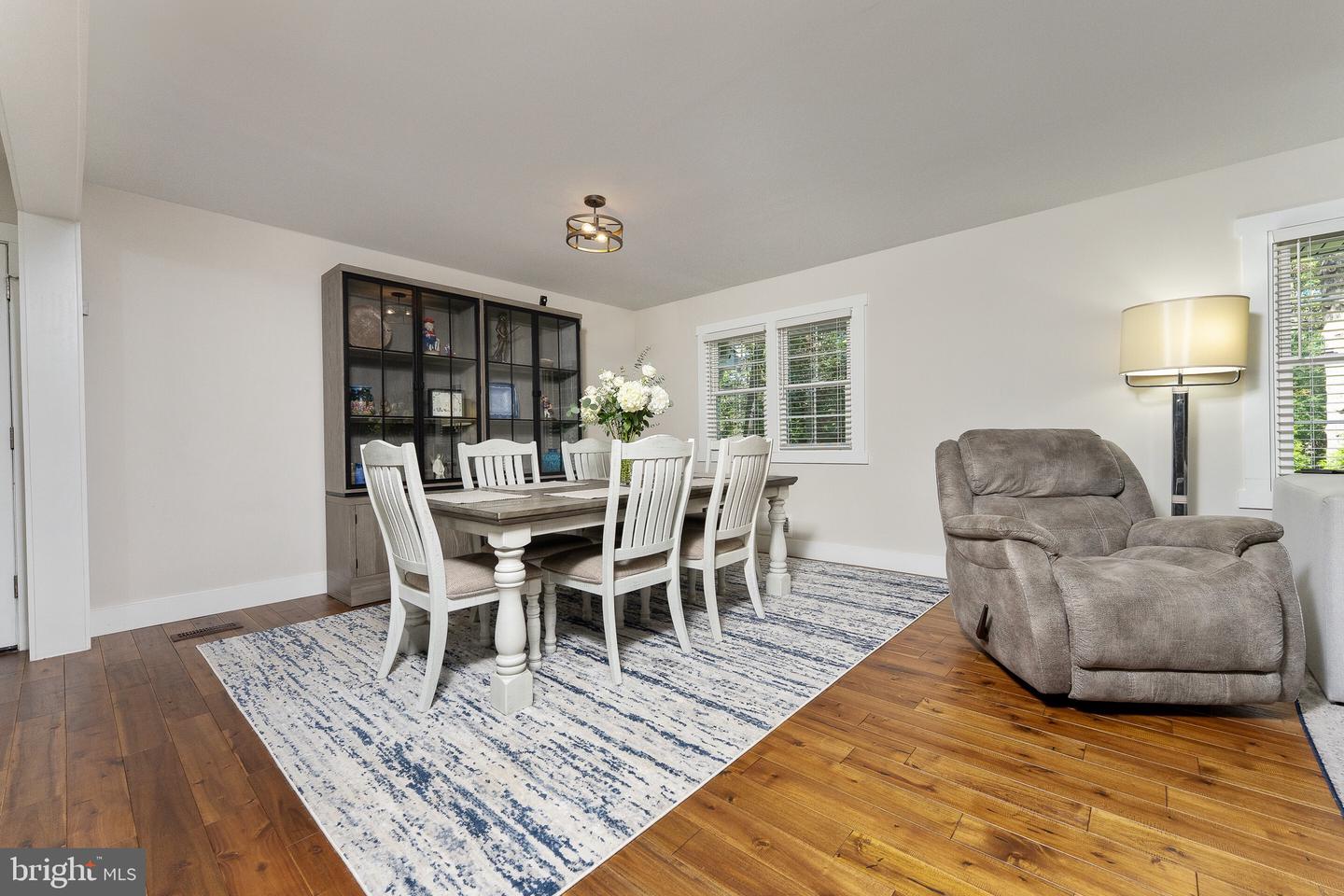 2425 HUNTER MILL RD, VIENNA, Virginia 22181, 4 Bedrooms Bedrooms, ,3 BathroomsBathrooms,Residential,For sale,2425 HUNTER MILL RD,VAFX2265898 MLS # VAFX2265898