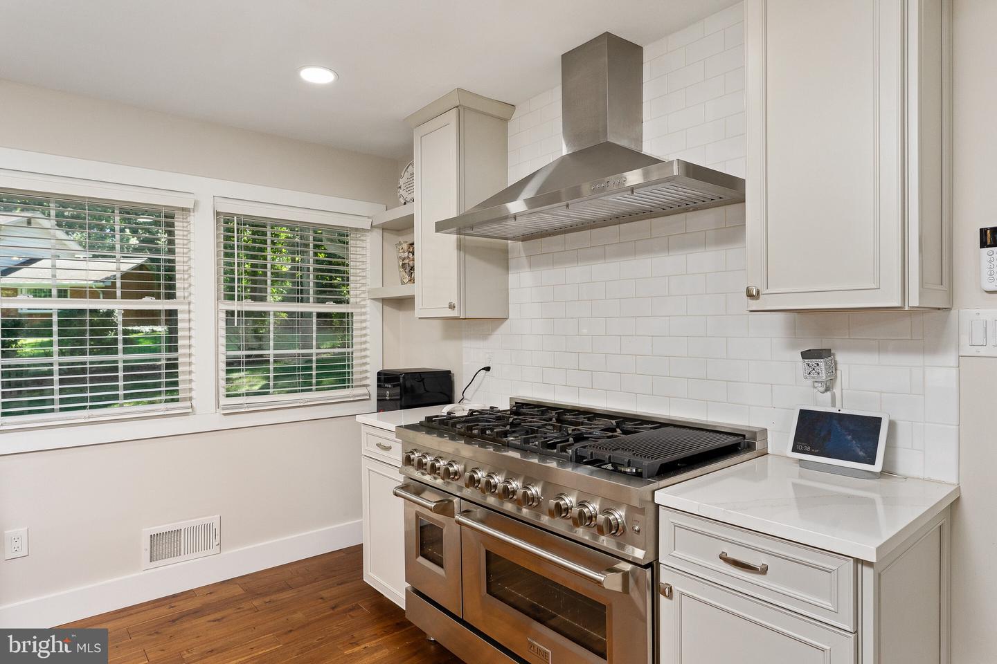 2425 HUNTER MILL RD, VIENNA, Virginia 22181, 4 Bedrooms Bedrooms, ,3 BathroomsBathrooms,Residential,For sale,2425 HUNTER MILL RD,VAFX2265898 MLS # VAFX2265898