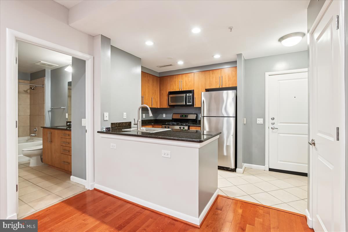 1021 N GARFIELD ST #117, ARLINGTON, Virginia 22201, 1 Bedroom Bedrooms, ,1 BathroomBathrooms,Residential,For sale,1021 N GARFIELD ST #117,VAAR2063354 MLS # VAAR2063354