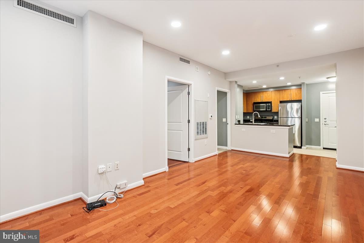 1021 N GARFIELD ST #117, ARLINGTON, Virginia 22201, 1 Bedroom Bedrooms, ,1 BathroomBathrooms,Residential,For sale,1021 N GARFIELD ST #117,VAAR2063354 MLS # VAAR2063354