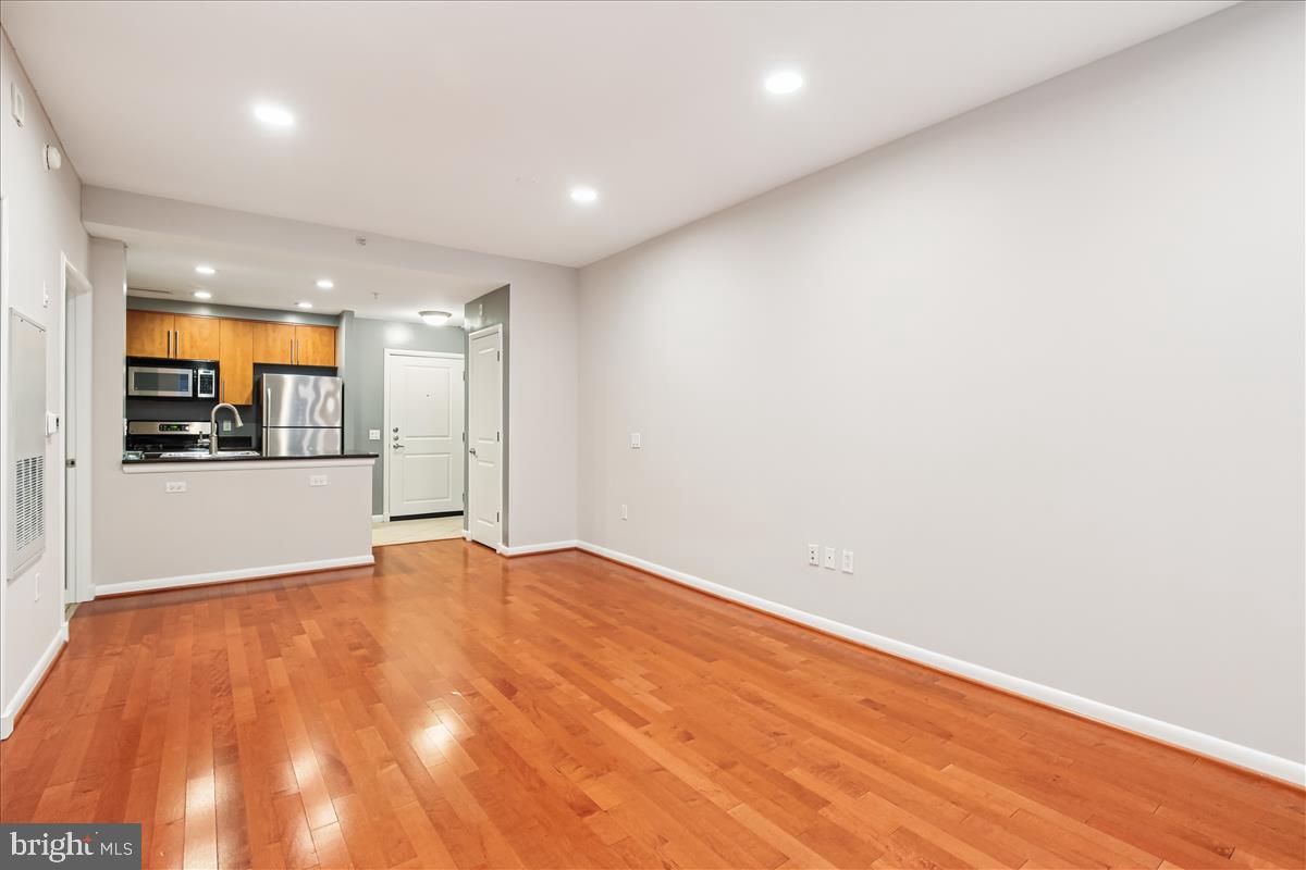 1021 N GARFIELD ST #117, ARLINGTON, Virginia 22201, 1 Bedroom Bedrooms, ,1 BathroomBathrooms,Residential,For sale,1021 N GARFIELD ST #117,VAAR2063354 MLS # VAAR2063354