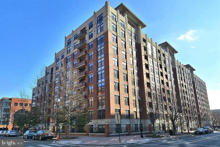 1021 N GARFIELD ST #117, ARLINGTON, Virginia 22201, 1 Bedroom Bedrooms, ,1 BathroomBathrooms,Residential,For sale,1021 N GARFIELD ST #117,VAAR2063354 MLS # VAAR2063354