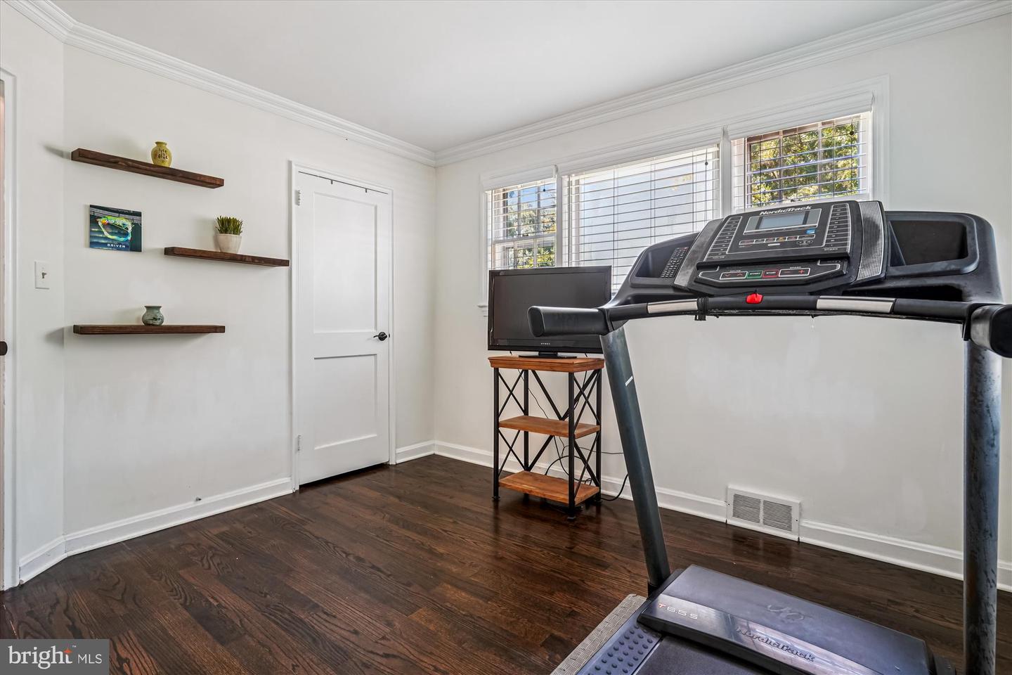 1506 HOLLINDALE DR, ALEXANDRIA, Virginia 22306, 3 Bedrooms Bedrooms, 5 Rooms Rooms,2 BathroomsBathrooms,Residential,For sale,1506 HOLLINDALE DR,VAFX2265952 MLS # VAFX2265952
