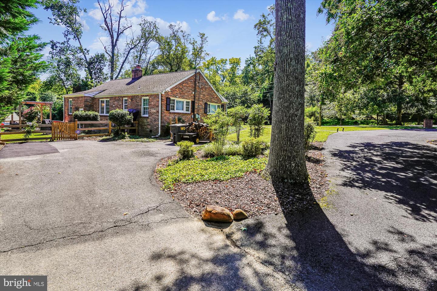 1506 HOLLINDALE DR, ALEXANDRIA, Virginia 22306, 3 Bedrooms Bedrooms, 5 Rooms Rooms,2 BathroomsBathrooms,Residential,For sale,1506 HOLLINDALE DR,VAFX2265952 MLS # VAFX2265952