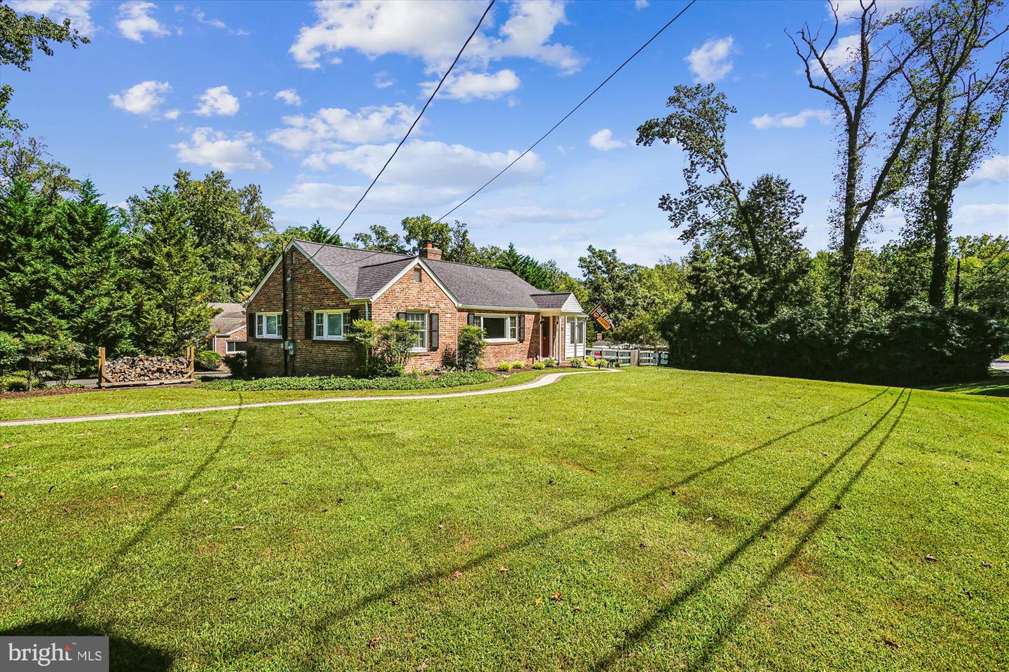 1506 HOLLINDALE DR, ALEXANDRIA, Virginia 22306, 3 Bedrooms Bedrooms, 5 Rooms Rooms,2 BathroomsBathrooms,Residential,For sale,1506 HOLLINDALE DR,VAFX2265952 MLS # VAFX2265952
