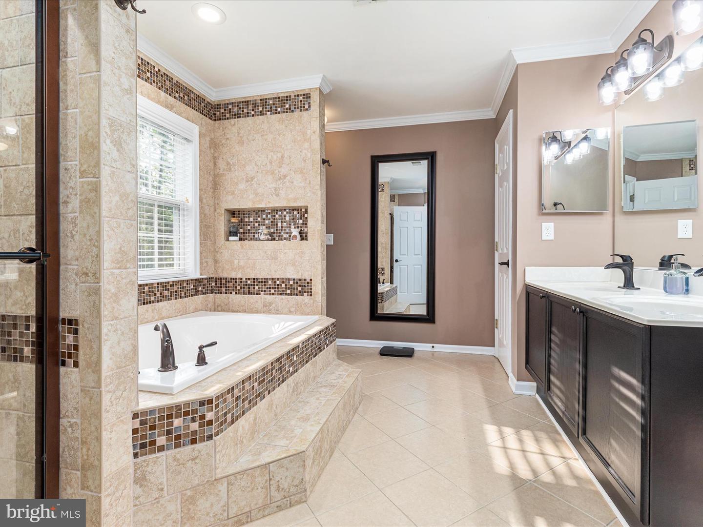 2411 HUNTING RIDGE RD, WINCHESTER, Virginia 22603, 4 Bedrooms Bedrooms, ,3 BathroomsBathrooms,Residential,For sale,2411 HUNTING RIDGE RD,VAFV2036716 MLS # VAFV2036716