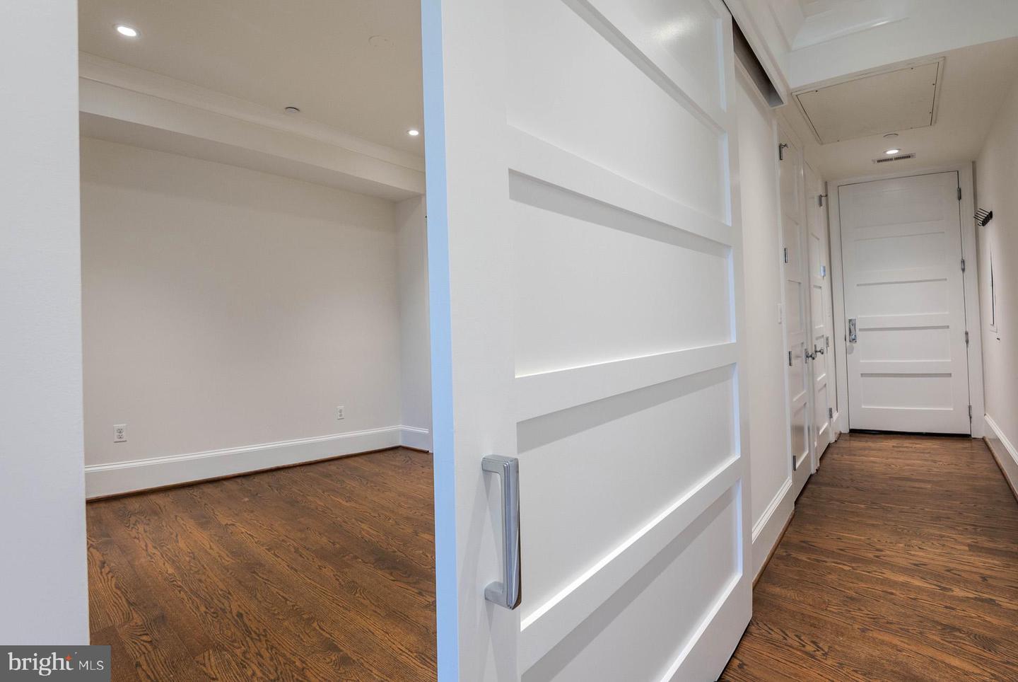 418 7TH ST SE #302, WASHINGTON, District Of Columbia 20003, 1 Bedroom Bedrooms, ,1 BathroomBathrooms,Residential,For sale,418 7TH ST SE #302,DCDC2221404 MLS # DCDC2221404