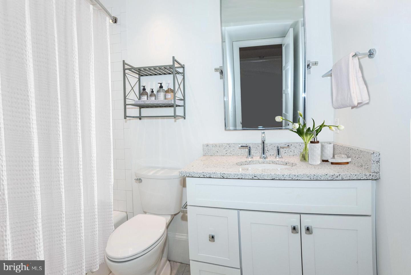 418 7TH ST SE #302, WASHINGTON, District Of Columbia 20003, 1 Bedroom Bedrooms, ,1 BathroomBathrooms,Residential,For sale,418 7TH ST SE #302,DCDC2221404 MLS # DCDC2221404