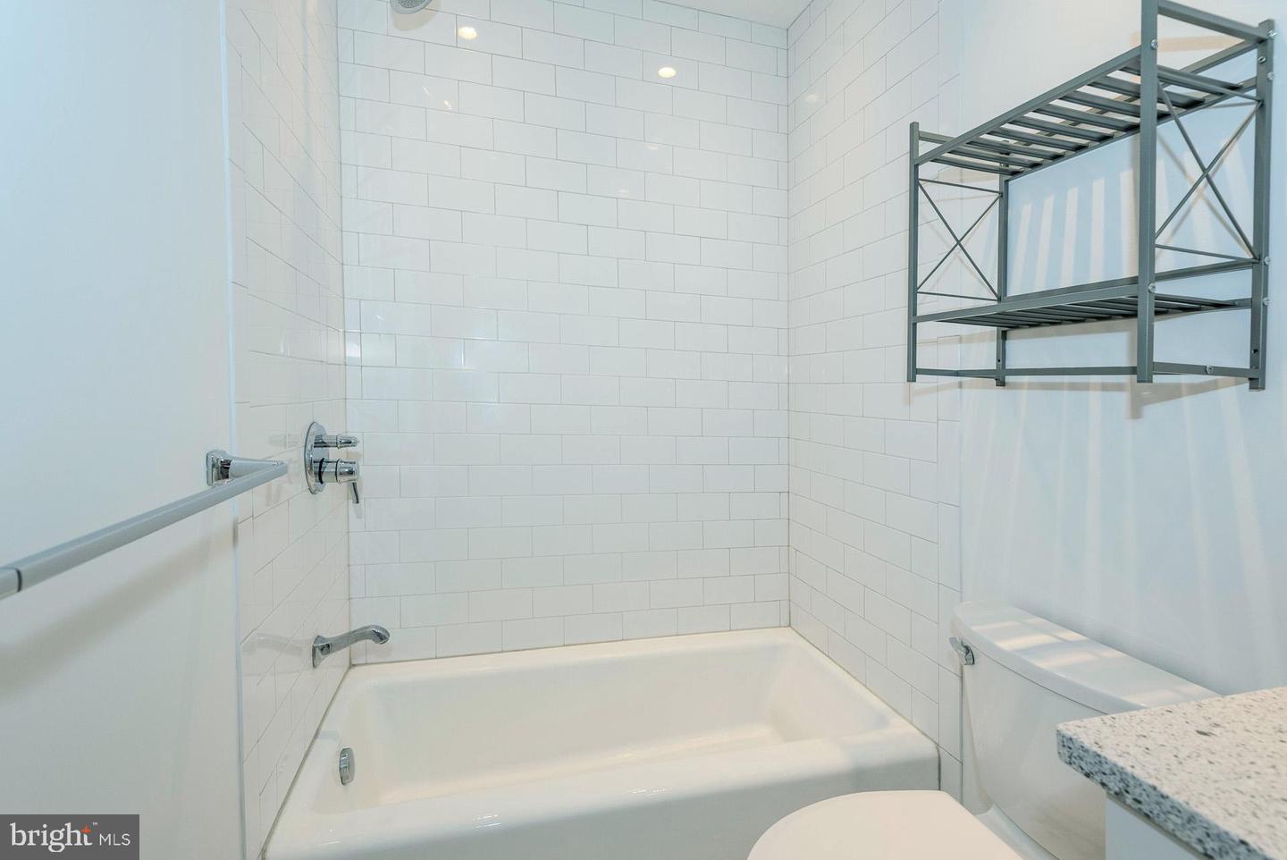 418 7TH ST SE #302, WASHINGTON, District Of Columbia 20003, 1 Bedroom Bedrooms, ,1 BathroomBathrooms,Residential,For sale,418 7TH ST SE #302,DCDC2221404 MLS # DCDC2221404