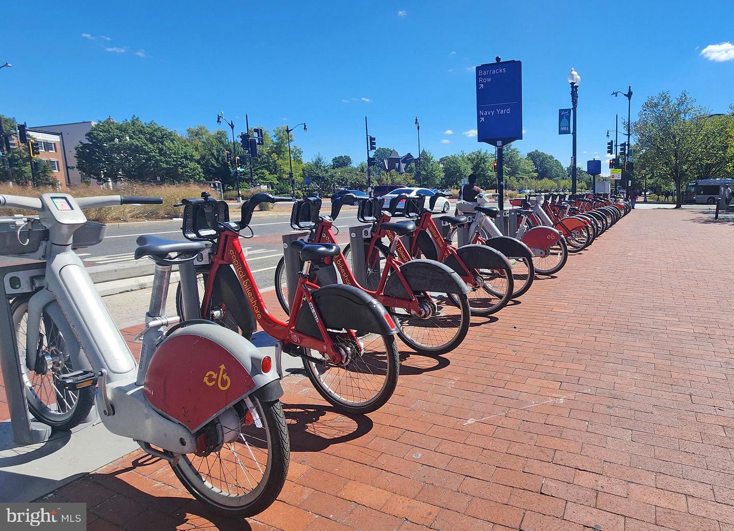 418 7TH ST SE #302, WASHINGTON, District Of Columbia 20003, 1 Bedroom Bedrooms, ,1 BathroomBathrooms,Residential,For sale,418 7TH ST SE #302,DCDC2221404 MLS # DCDC2221404