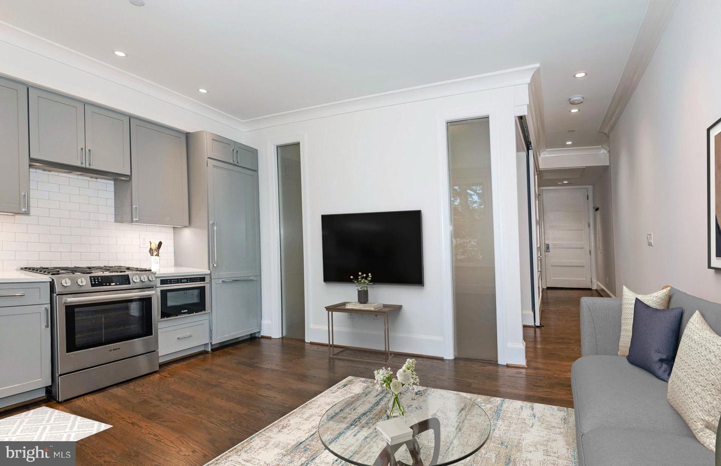 418 7TH ST SE #302, WASHINGTON, District Of Columbia 20003, 1 Bedroom Bedrooms, ,1 BathroomBathrooms,Residential,For sale,418 7TH ST SE #302,DCDC2221404 MLS # DCDC2221404