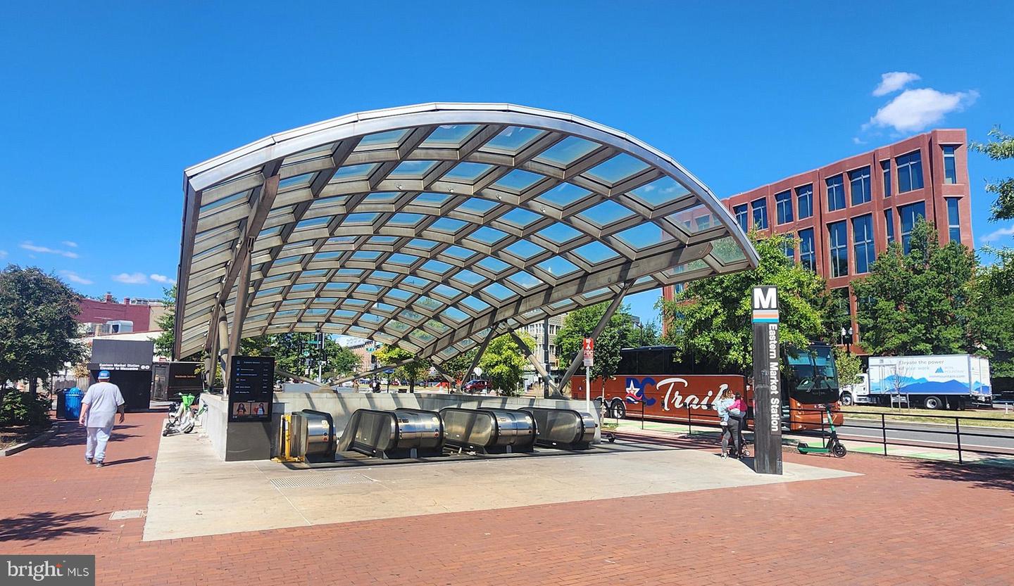 418 7TH ST SE #302, WASHINGTON, District Of Columbia 20003, 1 Bedroom Bedrooms, ,1 BathroomBathrooms,Residential,For sale,418 7TH ST SE #302,DCDC2221404 MLS # DCDC2221404