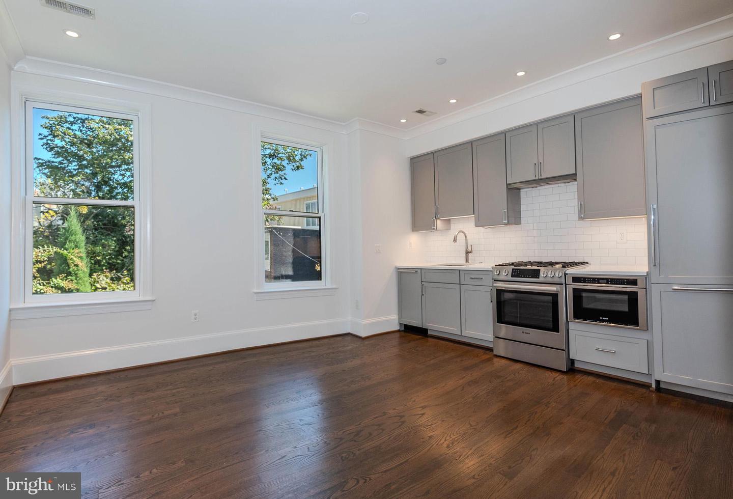 418 7TH ST SE #302, WASHINGTON, District Of Columbia 20003, 1 Bedroom Bedrooms, ,1 BathroomBathrooms,Residential,For sale,418 7TH ST SE #302,DCDC2221404 MLS # DCDC2221404