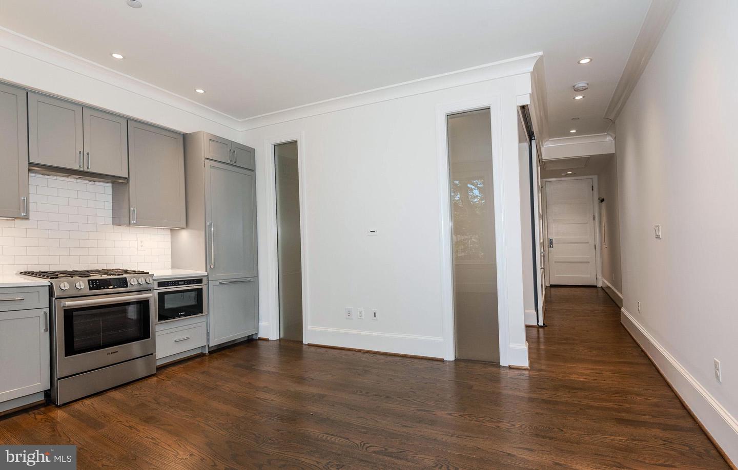 418 7TH ST SE #302, WASHINGTON, District Of Columbia 20003, 1 Bedroom Bedrooms, ,1 BathroomBathrooms,Residential,For sale,418 7TH ST SE #302,DCDC2221404 MLS # DCDC2221404