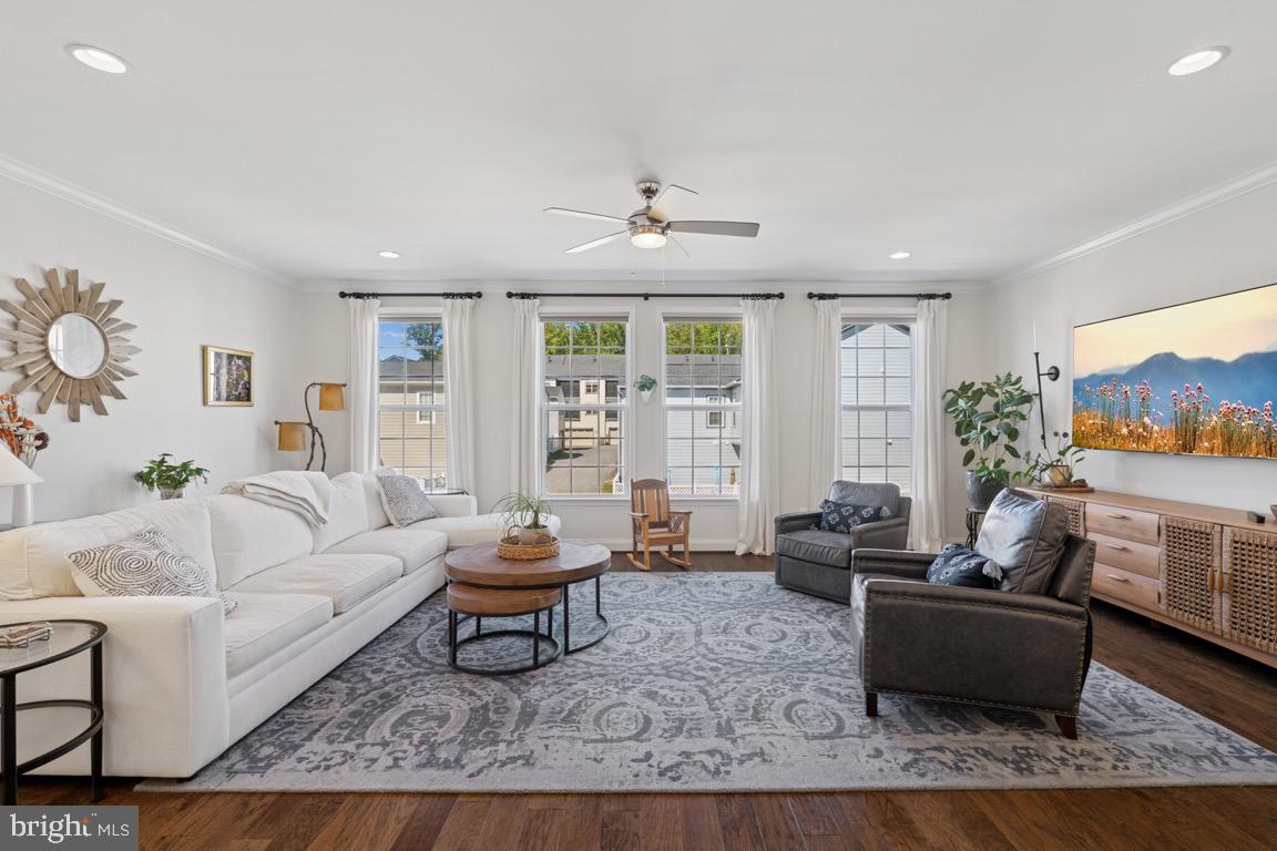 7765 MOUNT CALVARY DR, ALEXANDRIA, Virginia 22315, 3 Bedrooms Bedrooms, ,3 BathroomsBathrooms,Residential,For sale,7765 MOUNT CALVARY DR,VAFX2266120 MLS # VAFX2266120