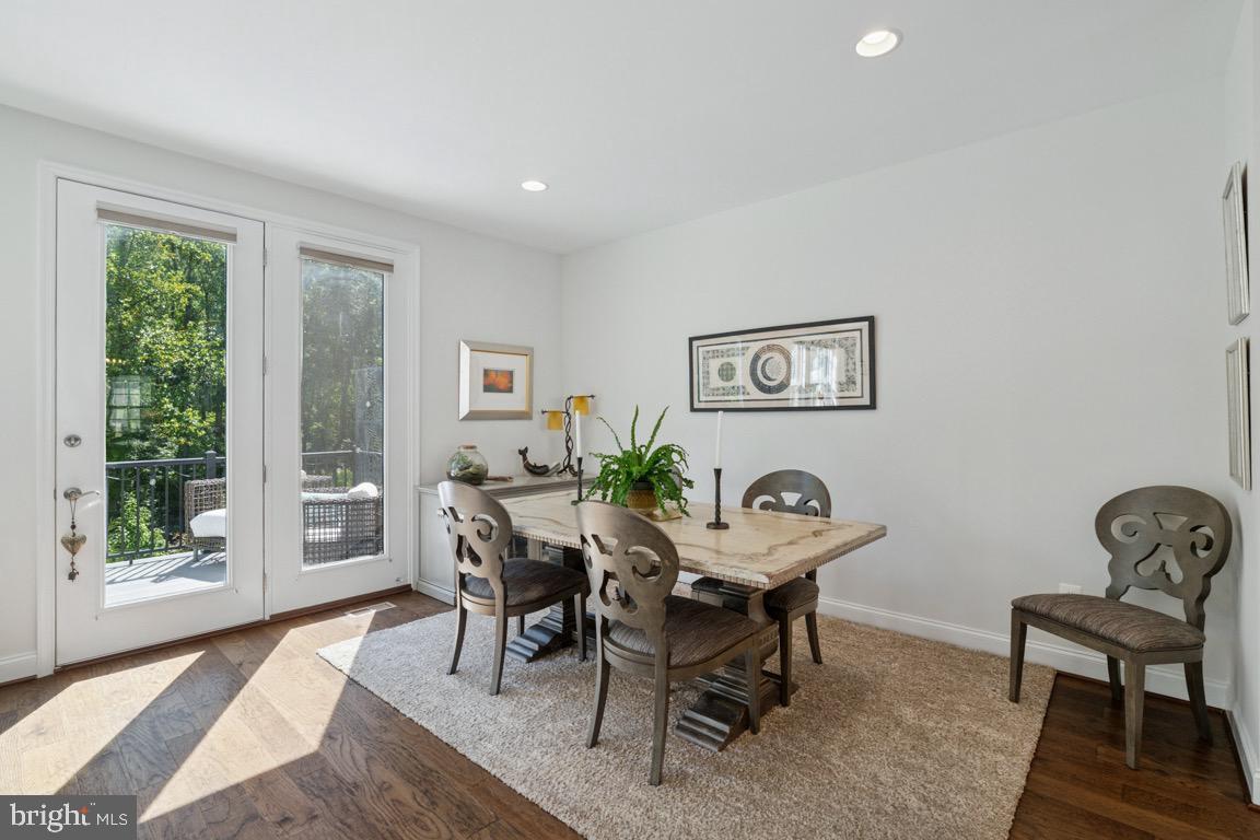 7765 MOUNT CALVARY DR, ALEXANDRIA, Virginia 22315, 3 Bedrooms Bedrooms, ,3 BathroomsBathrooms,Residential,For sale,7765 MOUNT CALVARY DR,VAFX2266120 MLS # VAFX2266120