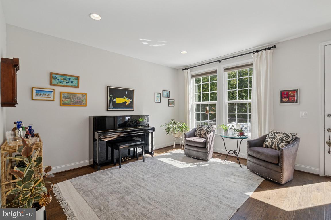 7765 MOUNT CALVARY DR, ALEXANDRIA, Virginia 22315, 3 Bedrooms Bedrooms, ,3 BathroomsBathrooms,Residential,For sale,7765 MOUNT CALVARY DR,VAFX2266120 MLS # VAFX2266120